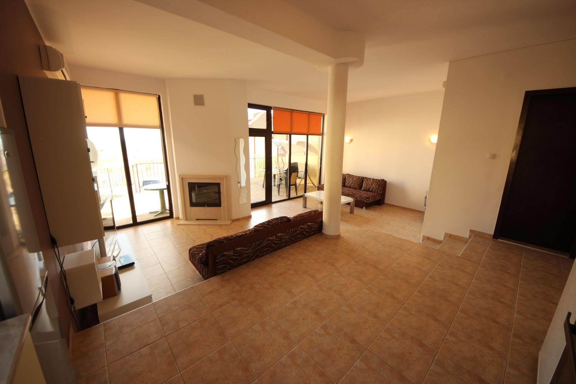 Menada Sunny Hill Villa Koșarița Exterior foto